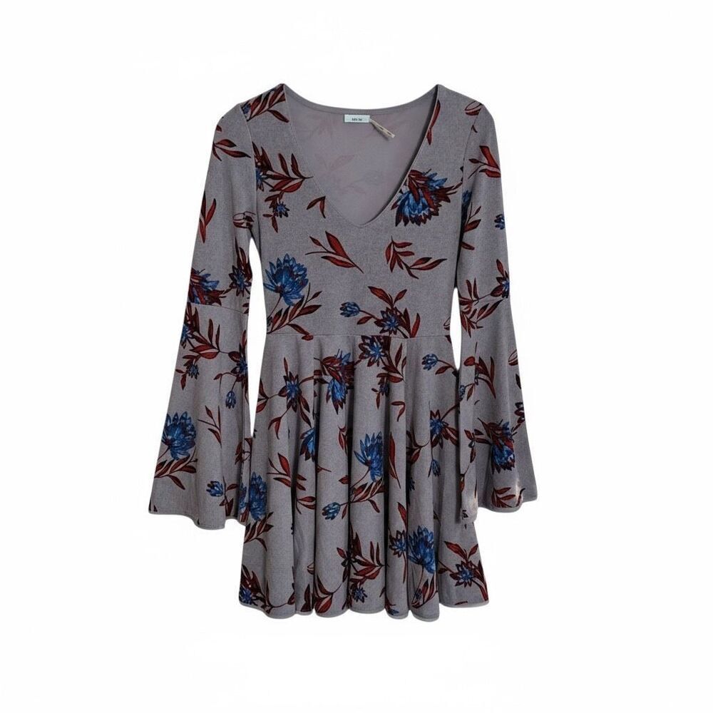 Kimchi Blue Floral V-neck Bell Sleeve Fit And Flare Mini Dress Gray Blue Small